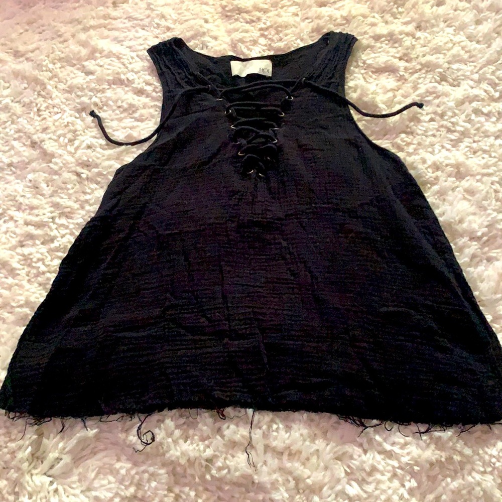 ROI lace up top small